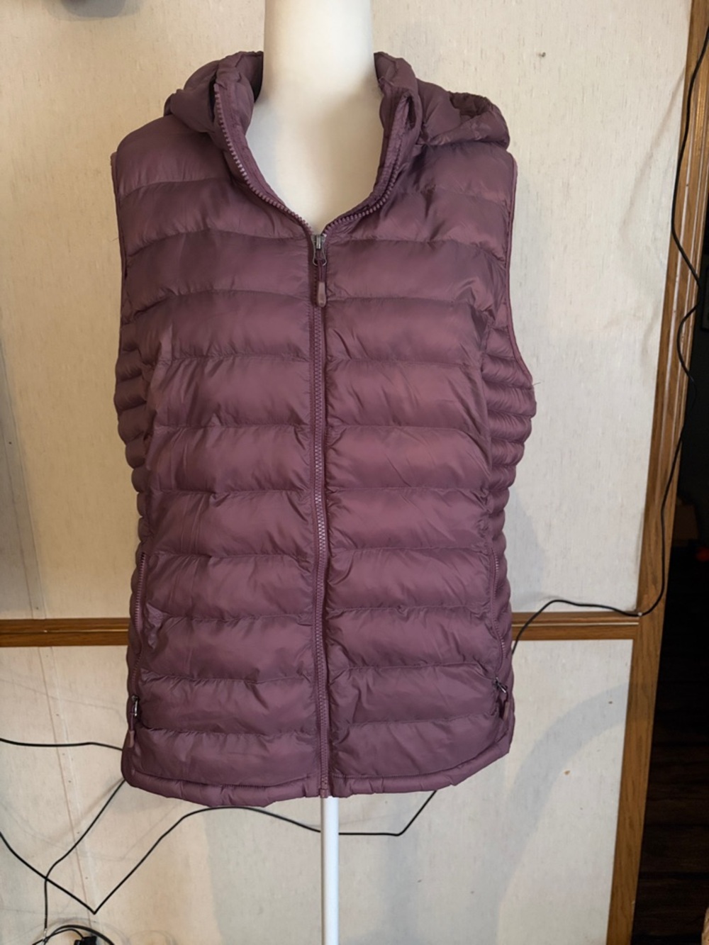 32 Degrees Quilted Hooded Puffer Vest in Dusty Plum